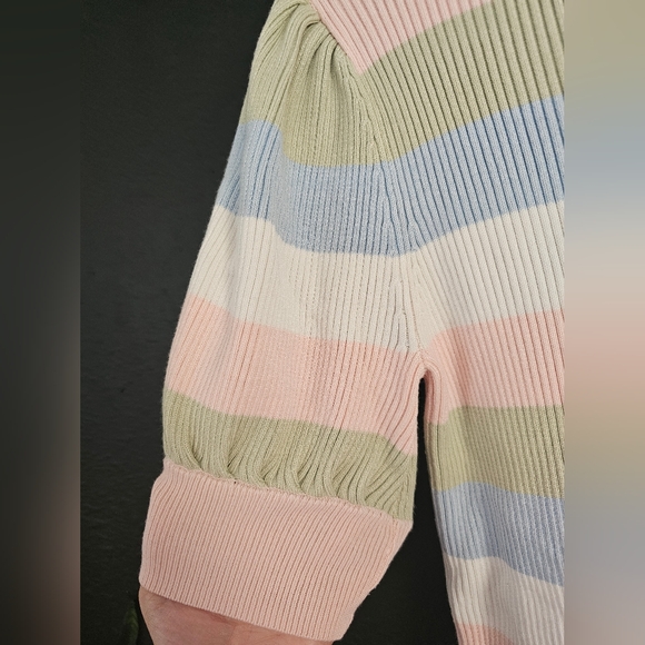 Tahari colorful top 🚈👚 - Picture 4 of 6